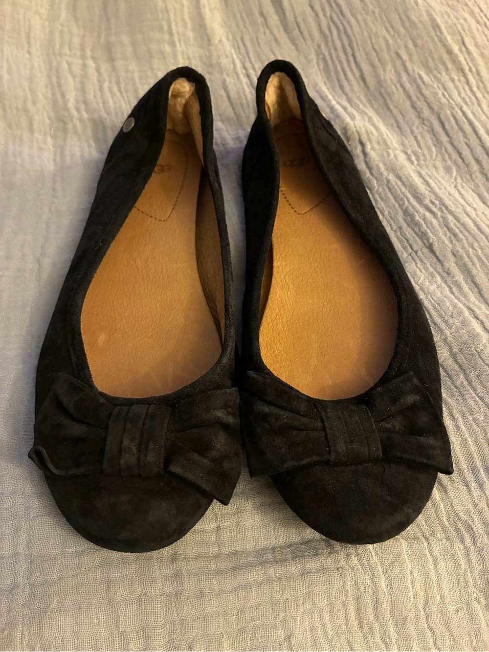 Ugg Black Suede Bow Ballet Flats - Women